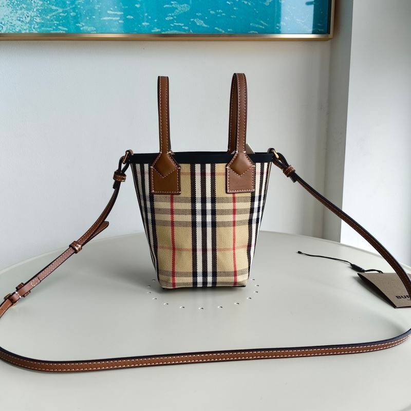 B**rry bucket bags